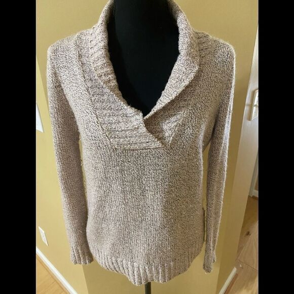 St. John’s Bay light lavender long sleeve V neck sweater in size MP - Picture 1 of 6